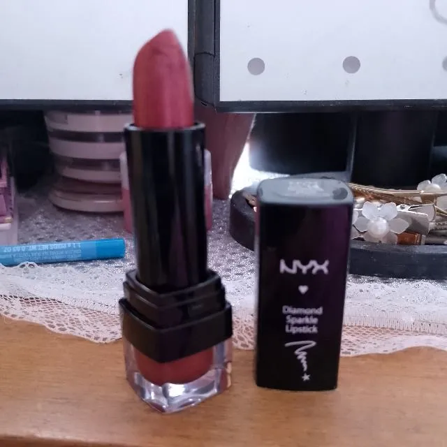 NYX Cosmetics Diamond Sparkle Lipstick is infused with