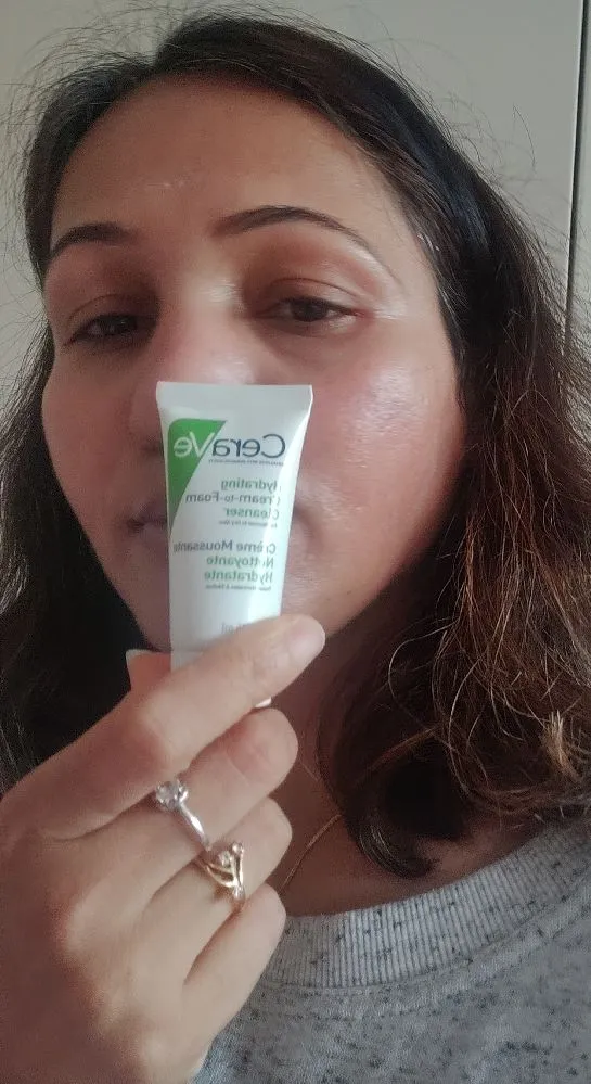 Love this Cera ve face cleanser,it is so gentle on skin and