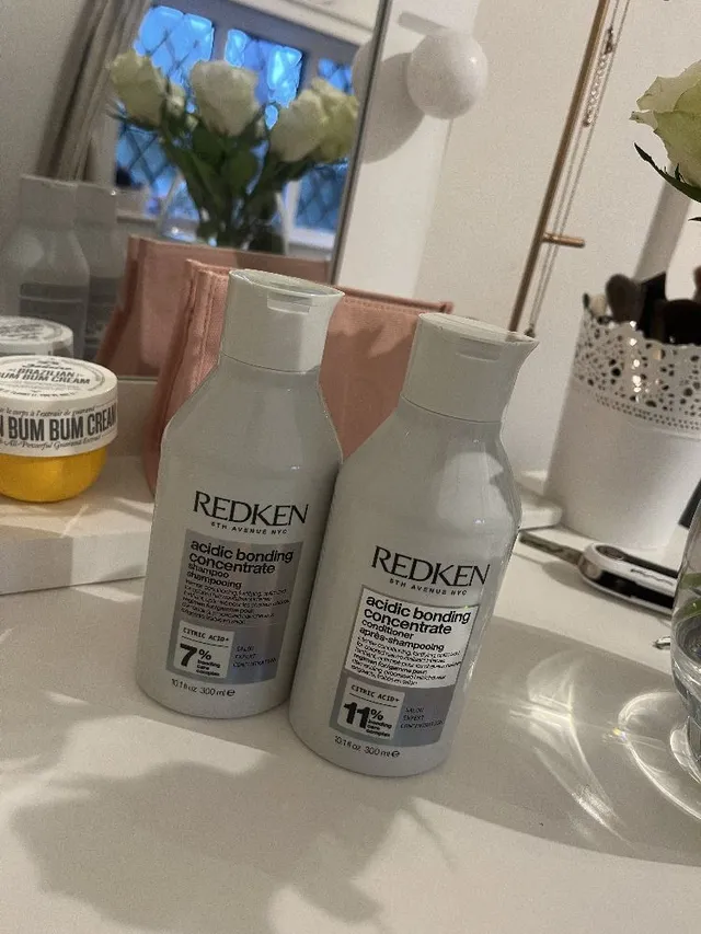 i’ve been using the redken acidic bonding shampoo and