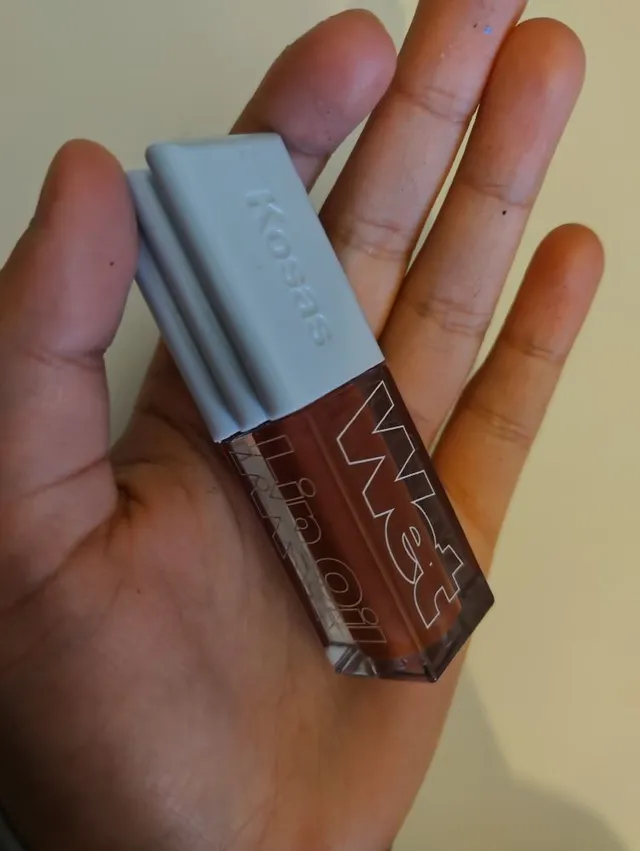 I love the Kosas Wet Lip oil in the shade Dip! The colour is