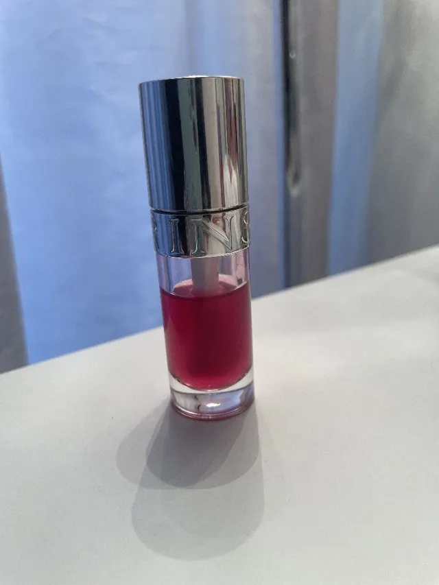 Anyone else OBSESSED with the clarins lip oil?