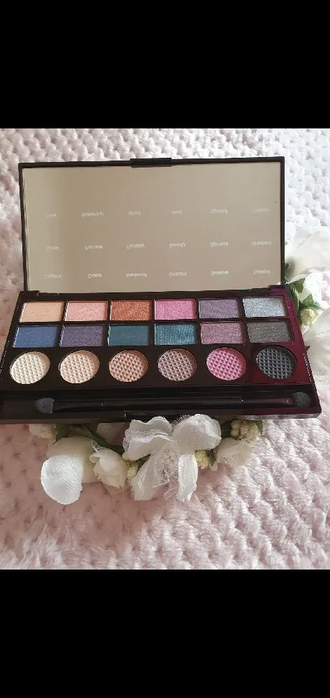 Great palette with gorgeous shades
