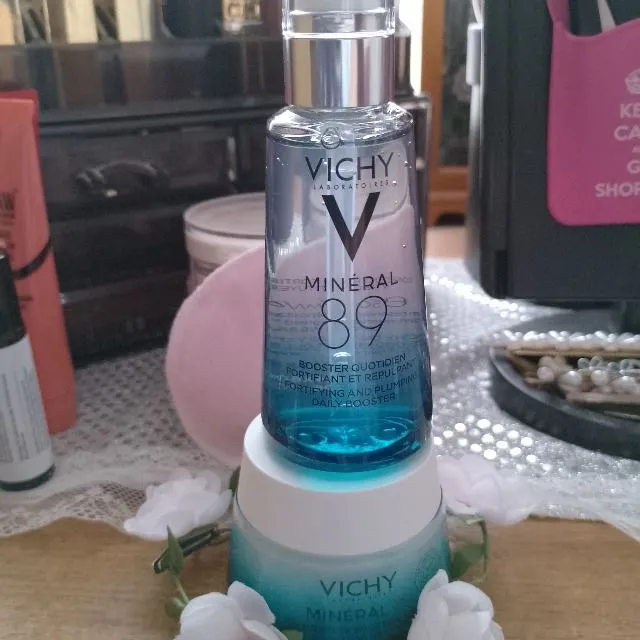 Vichy Mineral 89 Hyaluronic Acid Booster Serum and the 72 Hr