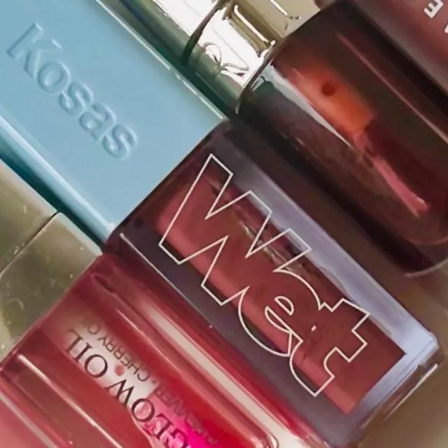 Absolutely love the Kosas lip oils! Very hydrating and fab