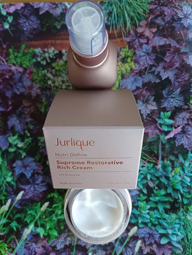 Jurlique Restorative rich cream,  to use I warmed this