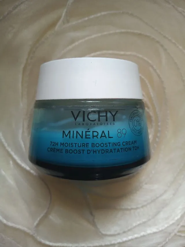 Vichy- Mineral 89 72 Hour Moisture Boosting Cream 💙✨ I use