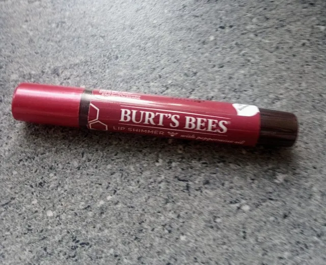 Burt's Bees lip shimmer in Fig x