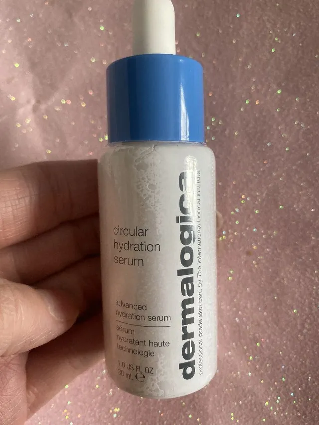 I love this serum and is an ultimate skincare product in my