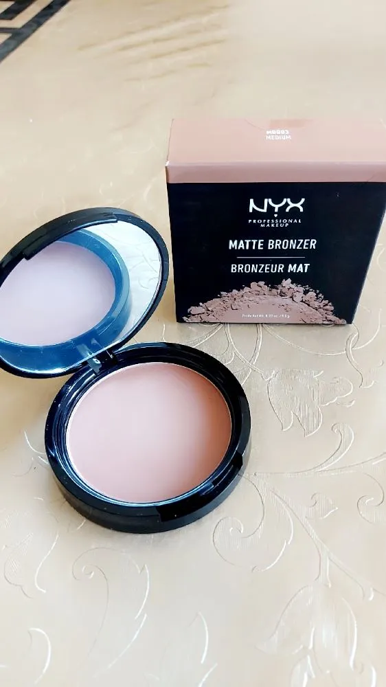 NYX Matte Bronzer Powder. it's perfect powder lovely colour