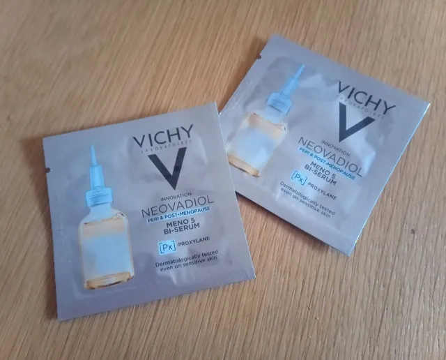 I received some samples of Vichy Neovadiol Meno 5 Bi -