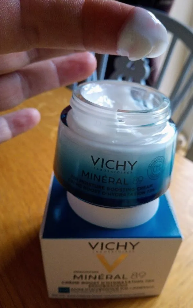 Vichy Minéral 89 72HR Moisture Boosting Cream is such a