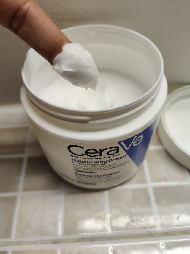 Love this Cera ve moisturizer ,its so thick and creamy but
