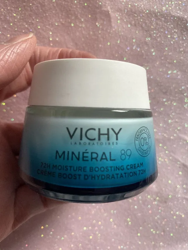 Loving this cream as it’s so hydrating on my skin and keeps