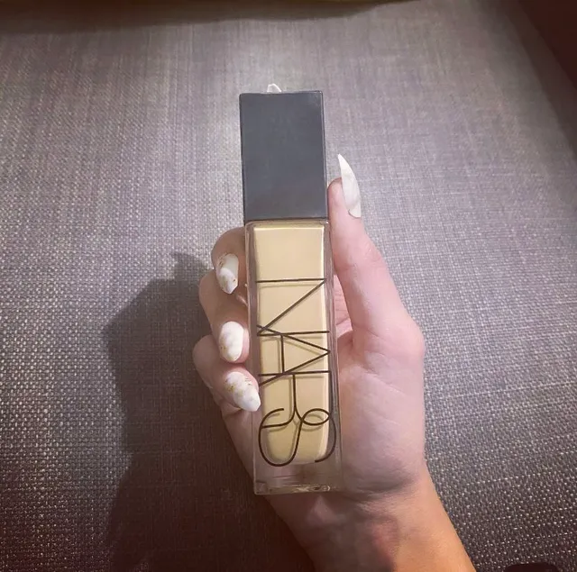 I love this foundation. It's one of the only ones that lasts