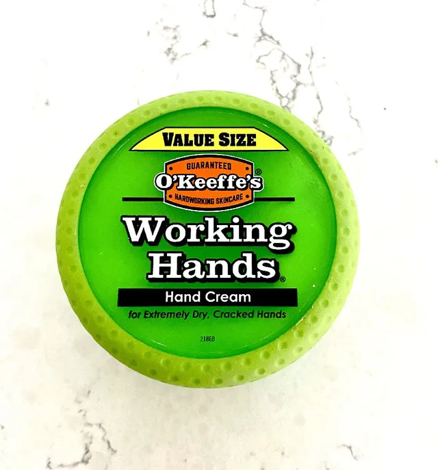 Hi @142096022 O Keeffes working hands has no scent at all