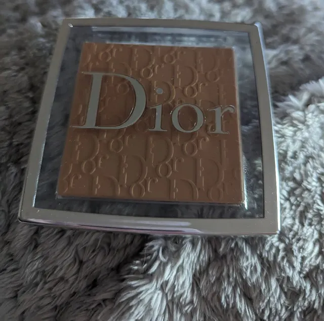 I love this face powder from dior, it really goes on nice x